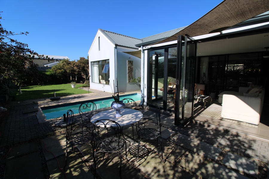 4 Bedroom Property for Sale in Earls Court Lifestyle Estate Western Cape
